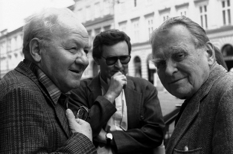 Od lewej: Gustaw Herling-Grudziński, Włodzimierz Bolecki i Czesław Miłosz, Kraków, 1994, fot. Elżbieta Lempp